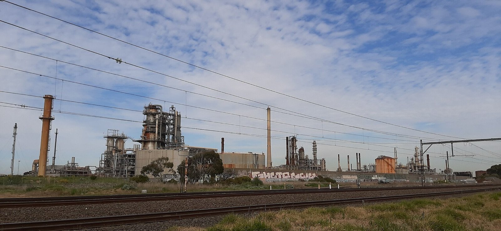 Refinery complex